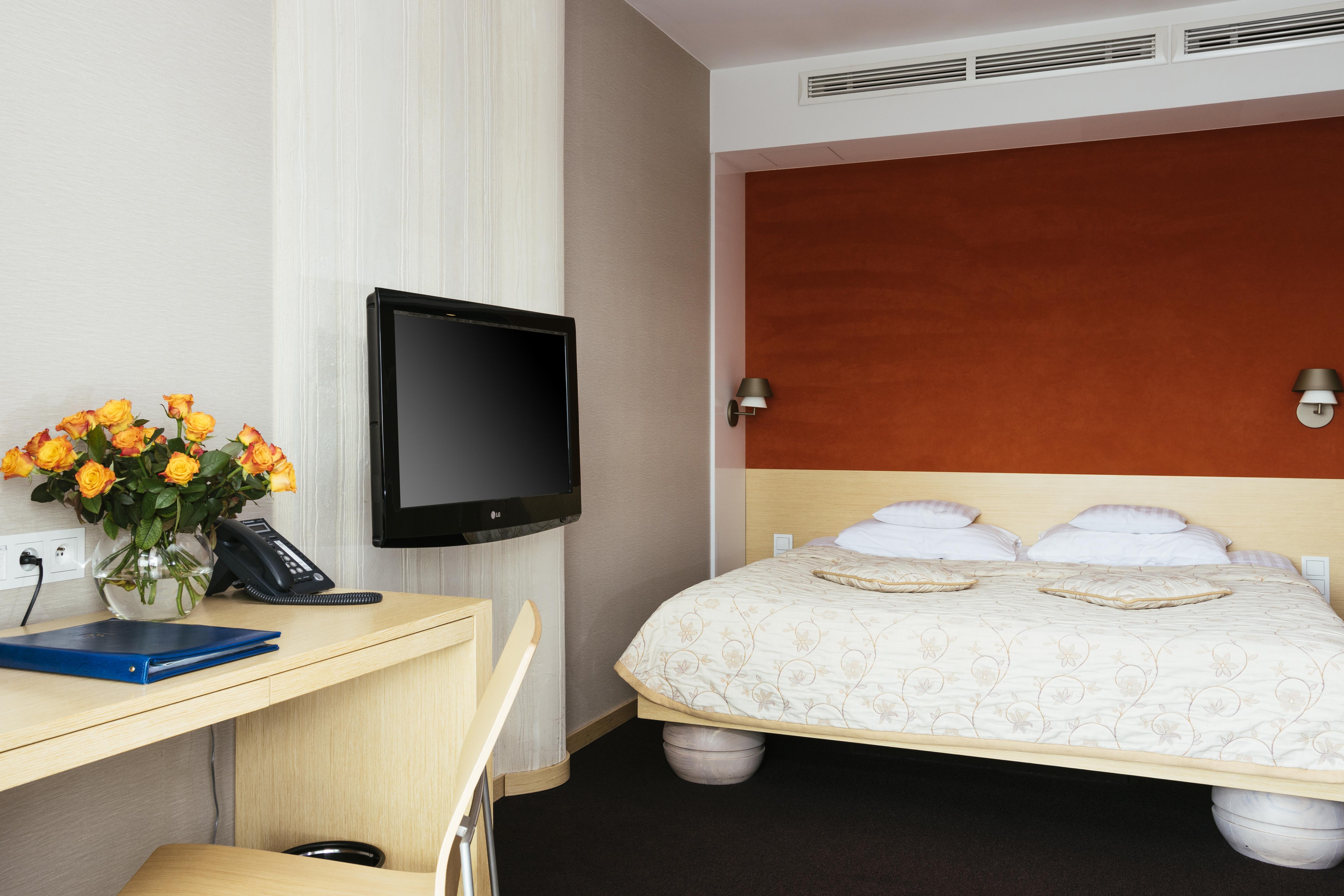 Niebieski Art Hotel & Spa Krakow Exterior photo A typical room at the hotel