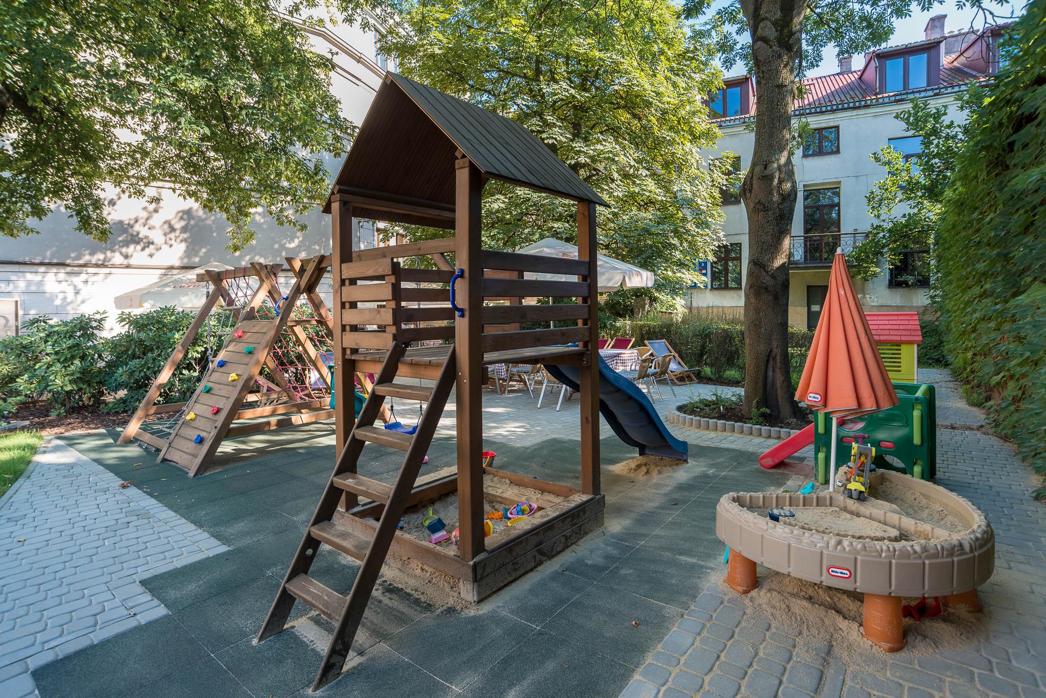 Niebieski Art Hotel & Spa Krakow Exterior photo Playground