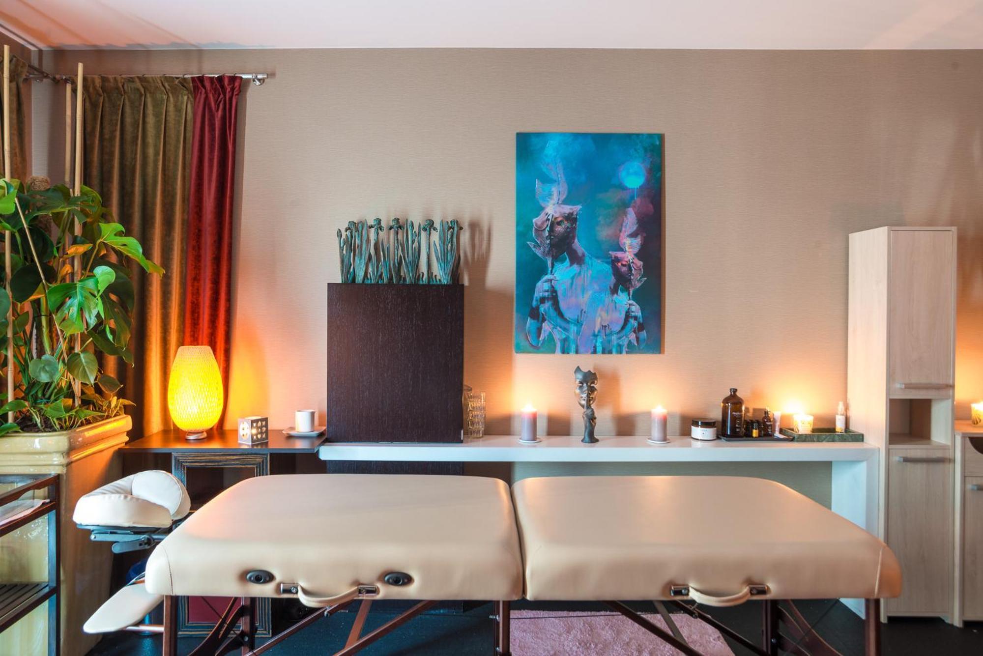 Niebieski Art Hotel & Spa Krakow Exterior photo A massage table